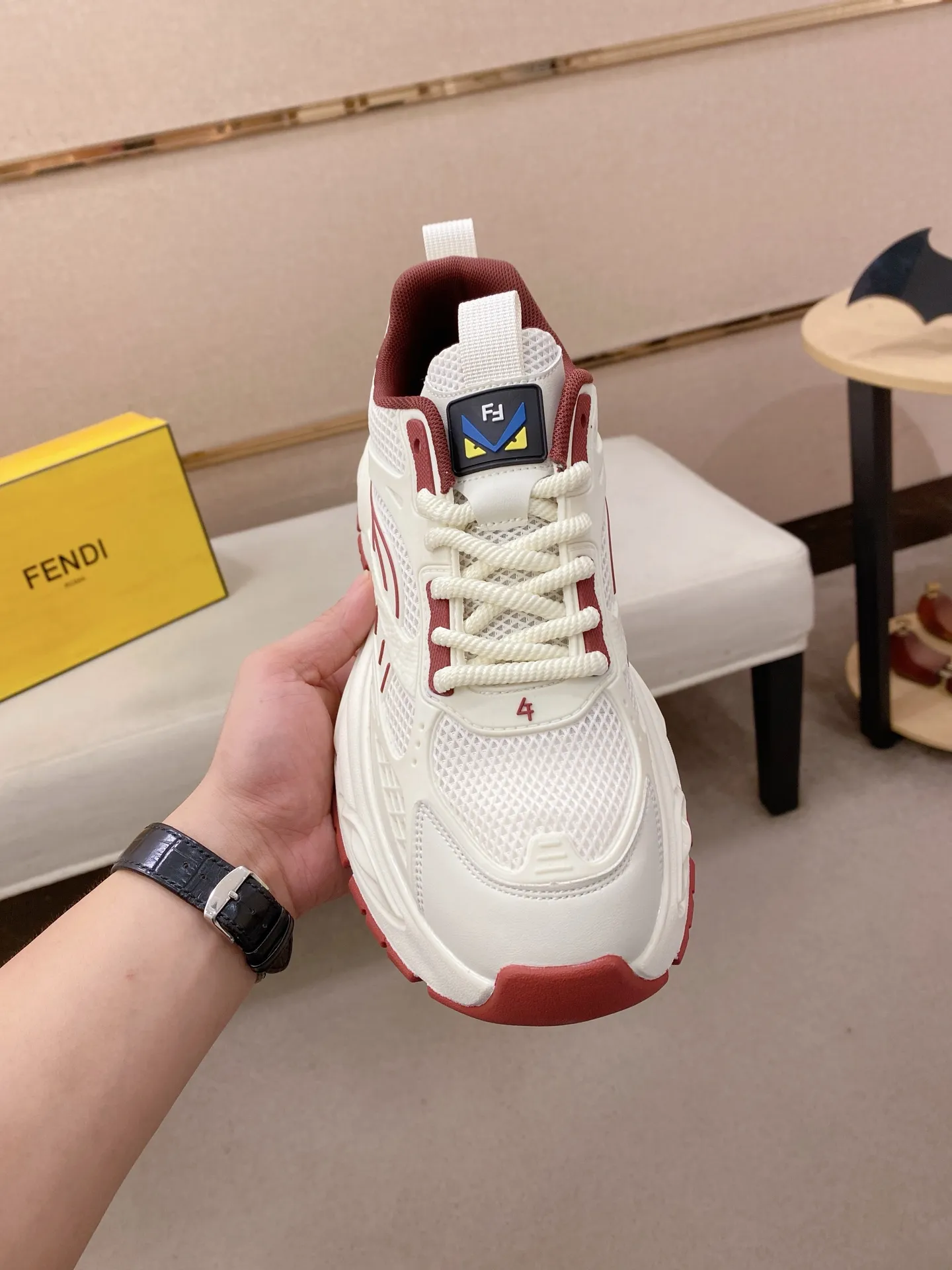 Men's shoes 💰 462💰 (fendi) New style 👊🏻 upper 🇮🇹 imported cowhide fabric 🇩🇪 lining imported sheepskin lining. The original outsole is molded to highlight the identity of every man, and the upper foot is elegant and stable🚶🏻🚶🏻The high-end custom counters reproduce the original version📯No matter the wind or rain, the shoe last remains unchanged and can withstand the verification of time🔍️,🔵 Size: 38-44
